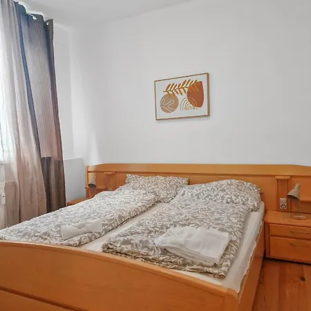 Apartment Sparkasse Platz 8