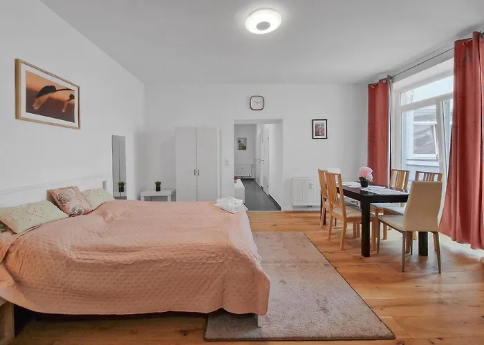 Sparkasse Platz 8 公寓 *