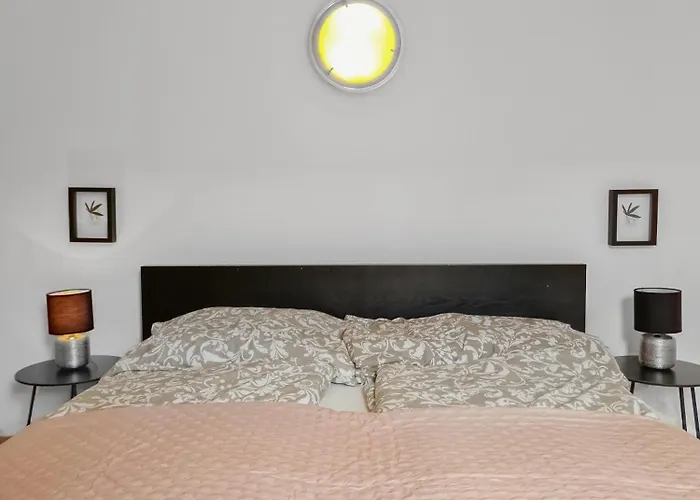 Sparkasse Platz 8 公寓 施托克劳