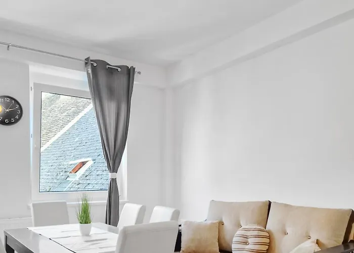 Sparkasse Platz 8 * 施托克劳