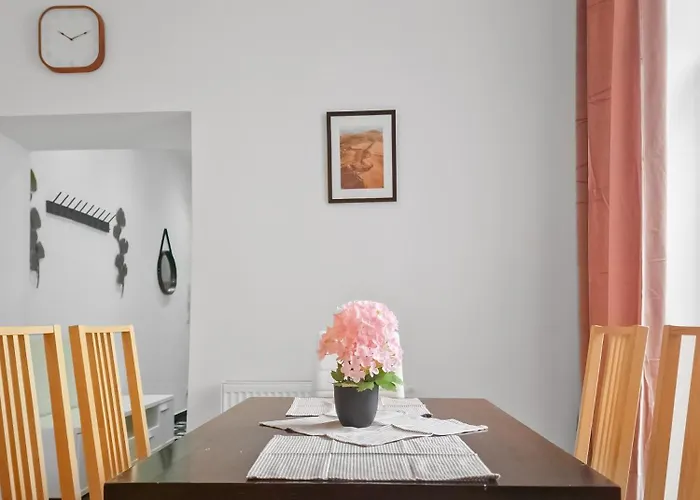 Sparkasse Platz 8 公寓 *