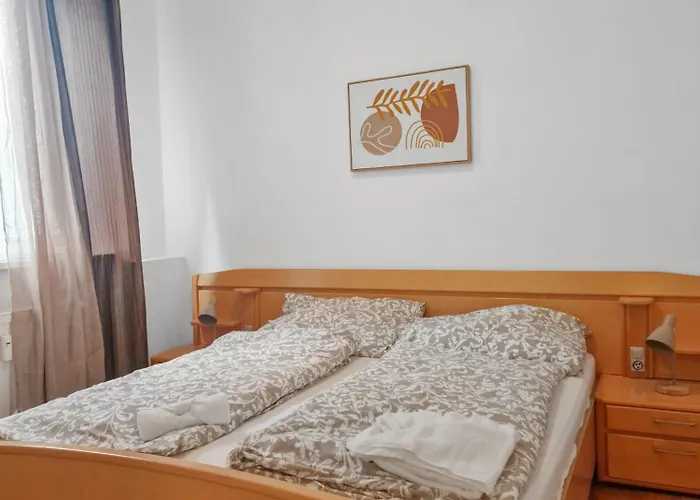 公寓 Sparkasse Platz 8